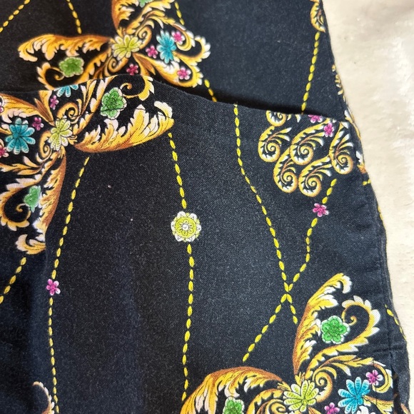 Baby Phat Scrub Top Women’s Small. Black Beautiful, Intricate Butterfly Pattern. - Picture 6 of 7